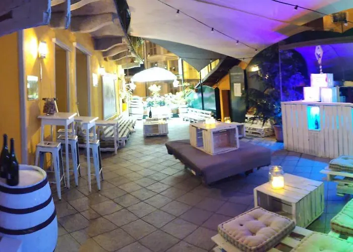 Maison Manu 게스트하우스 4*